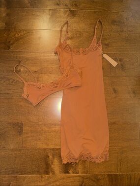 SKIMS FITS EVERYBODY LACE BRALETTE, DRESS BRONZE XS/SMALL